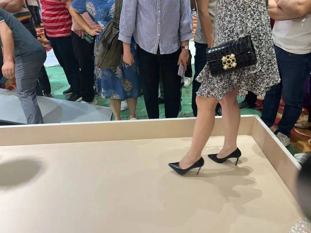 一場(chǎng)發(fā)布會(huì)，展開(kāi)微水泥革命 | 2023萬(wàn)磊廣佛千人行完滿成功