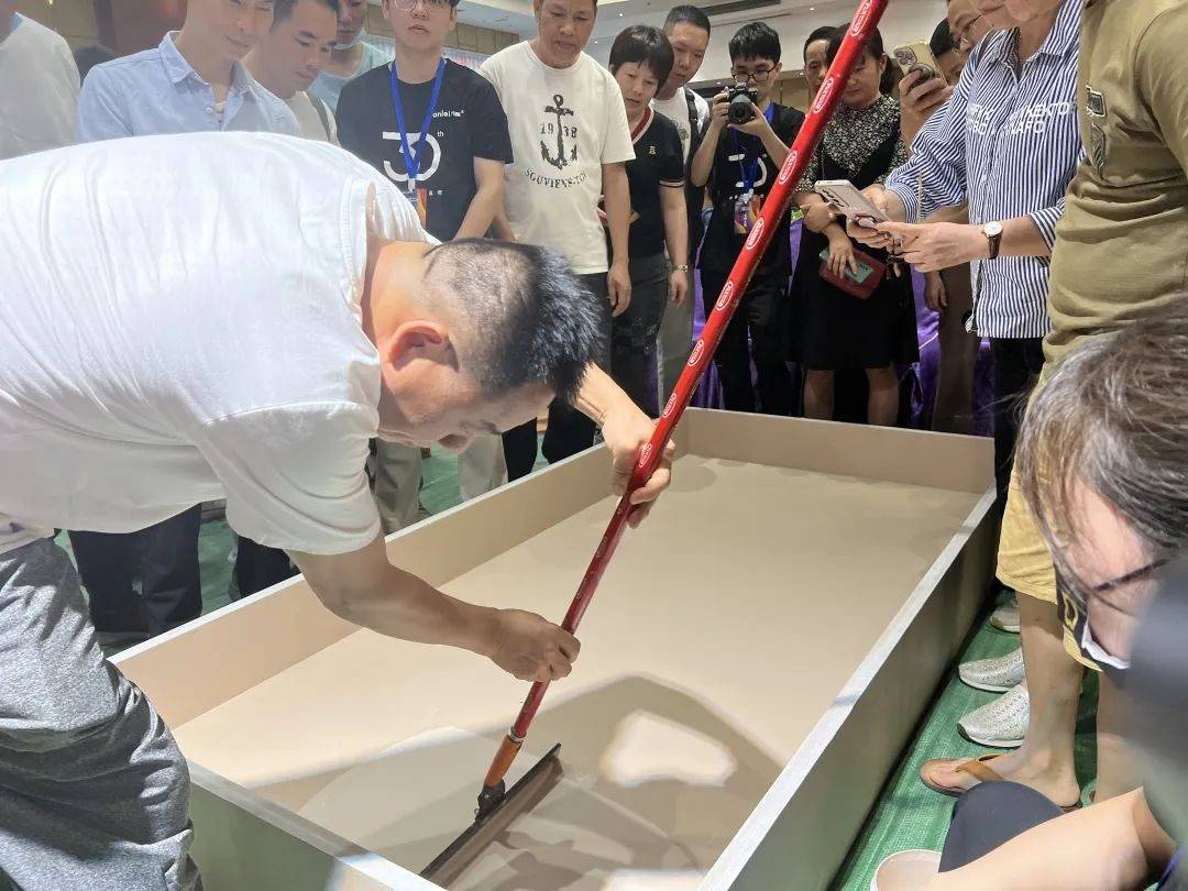 一場(chǎng)發(fā)布會(huì)，展開(kāi)微水泥革命 | 2023萬(wàn)磊廣佛千人行完滿成功