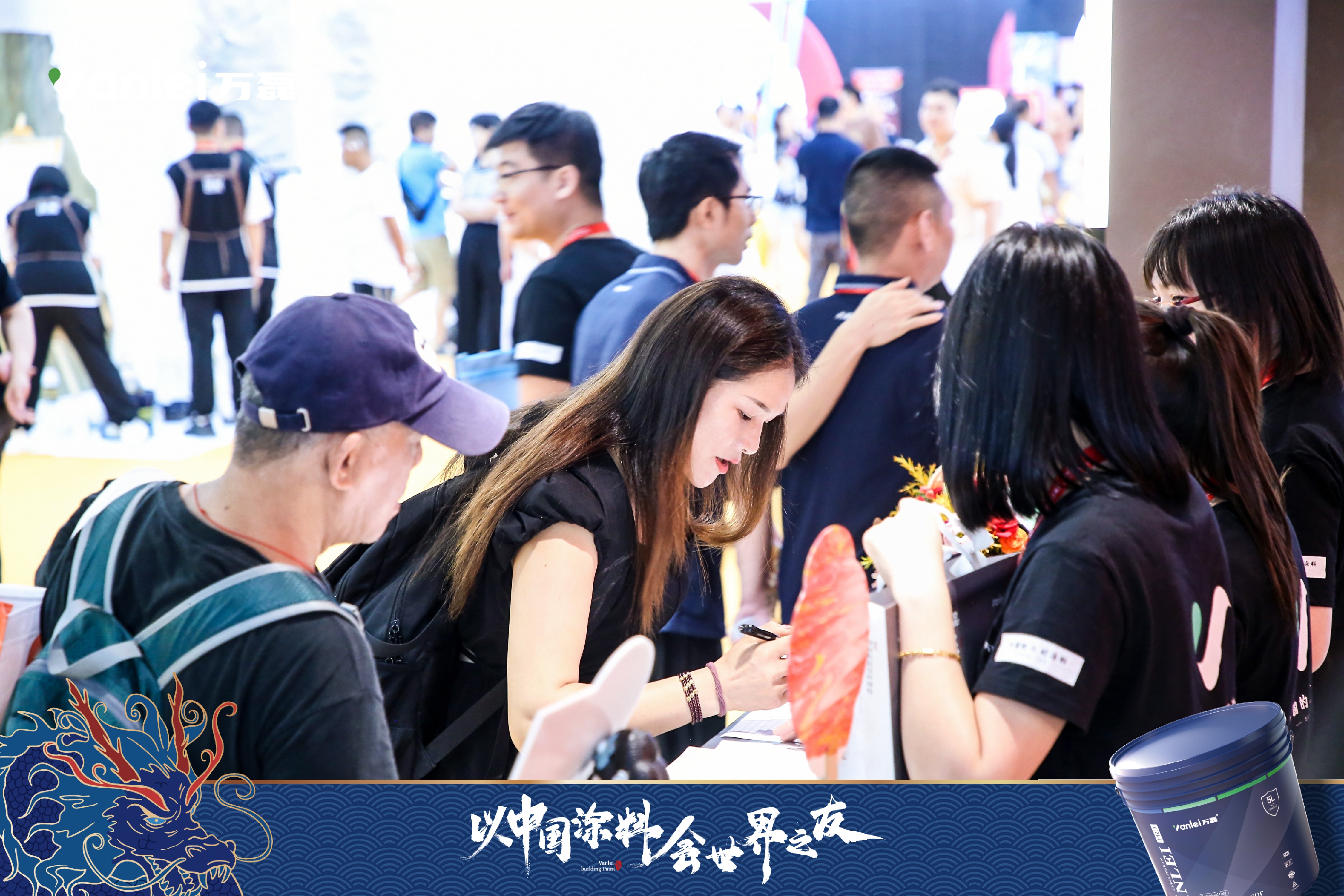 七年蟬聯(lián)展館人氣王！萬(wàn)磊涂料，以中國(guó)涂料，會(huì)世界之友