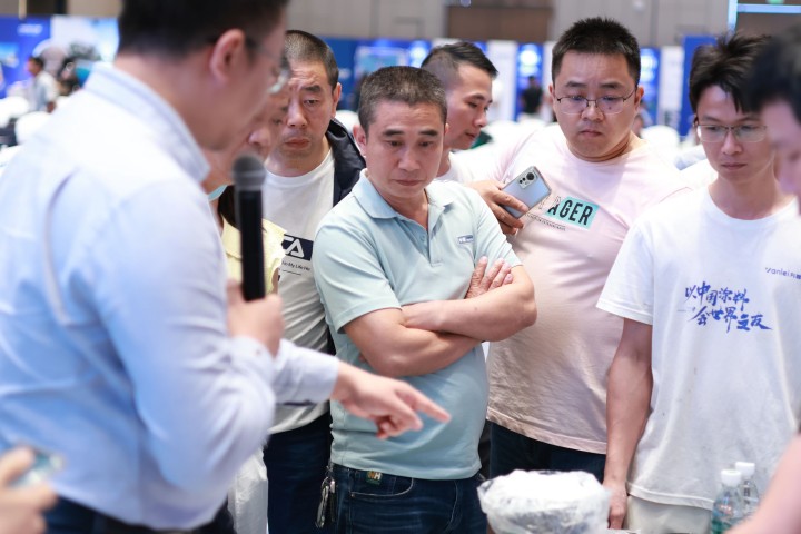 一場發(fā)布會，一場千人狂歡嘉年華 | 2025萬磊廣佛千人行完滿成功